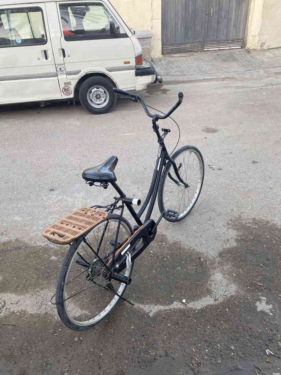 السلام عليكم باسكل للبيع حجم٢٦ موديل١٧ ابلادي جاملغاته وياه كامل مكمل السعر٧٠ وبي مجال قليل المكان كربلاء حي القادسيه الرقم ***********
