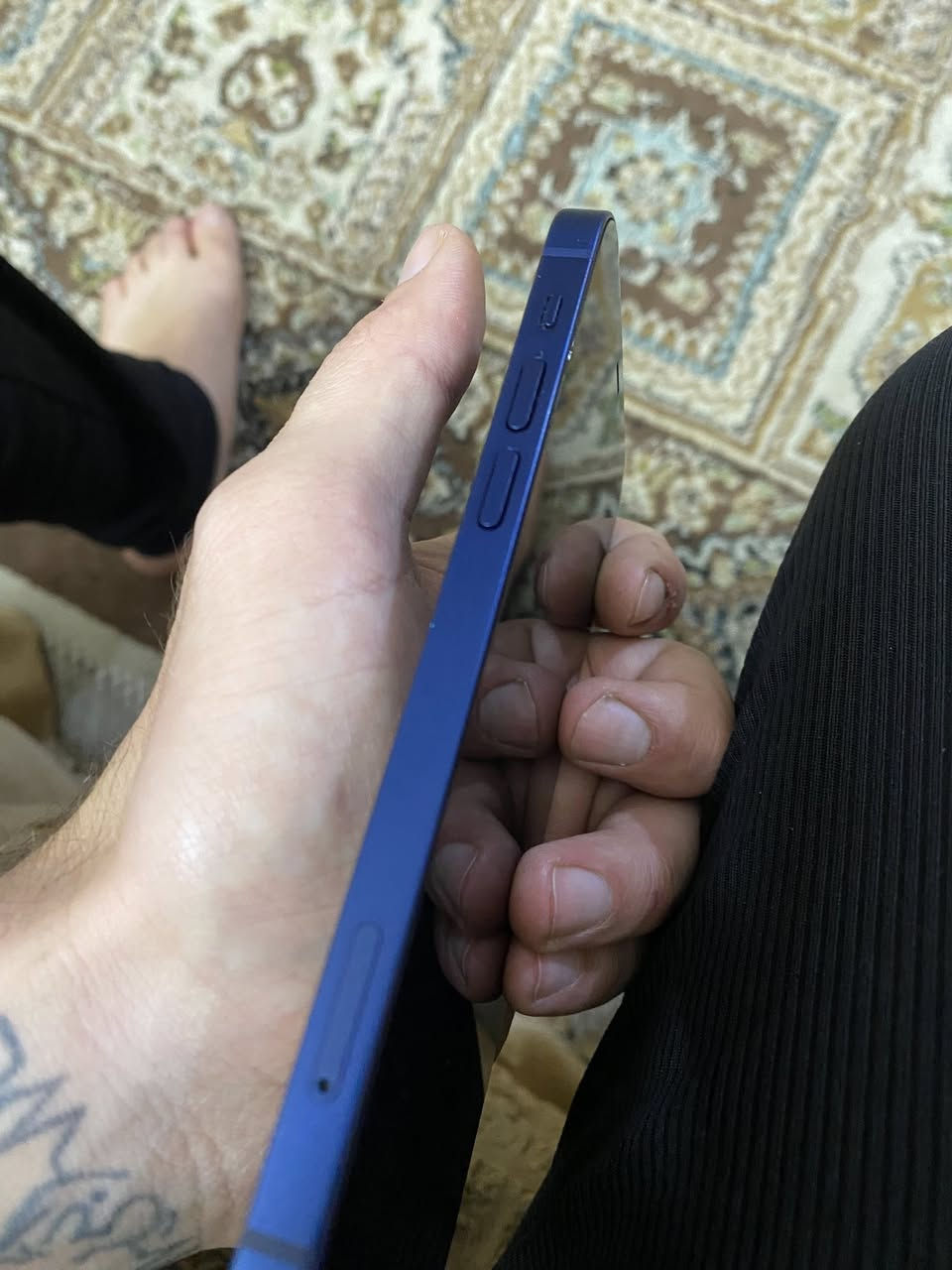 السلام وعليكم اخوان ايفون 12 #لوك ما بدل ولا قطعه مفتوح تخطي صارت مشكله بل كامرات ول فيس ايدي  بطاريته 86.        150الف  مكاني المشتل *********** ما متواجد عل نت وتوصيل ماكو
