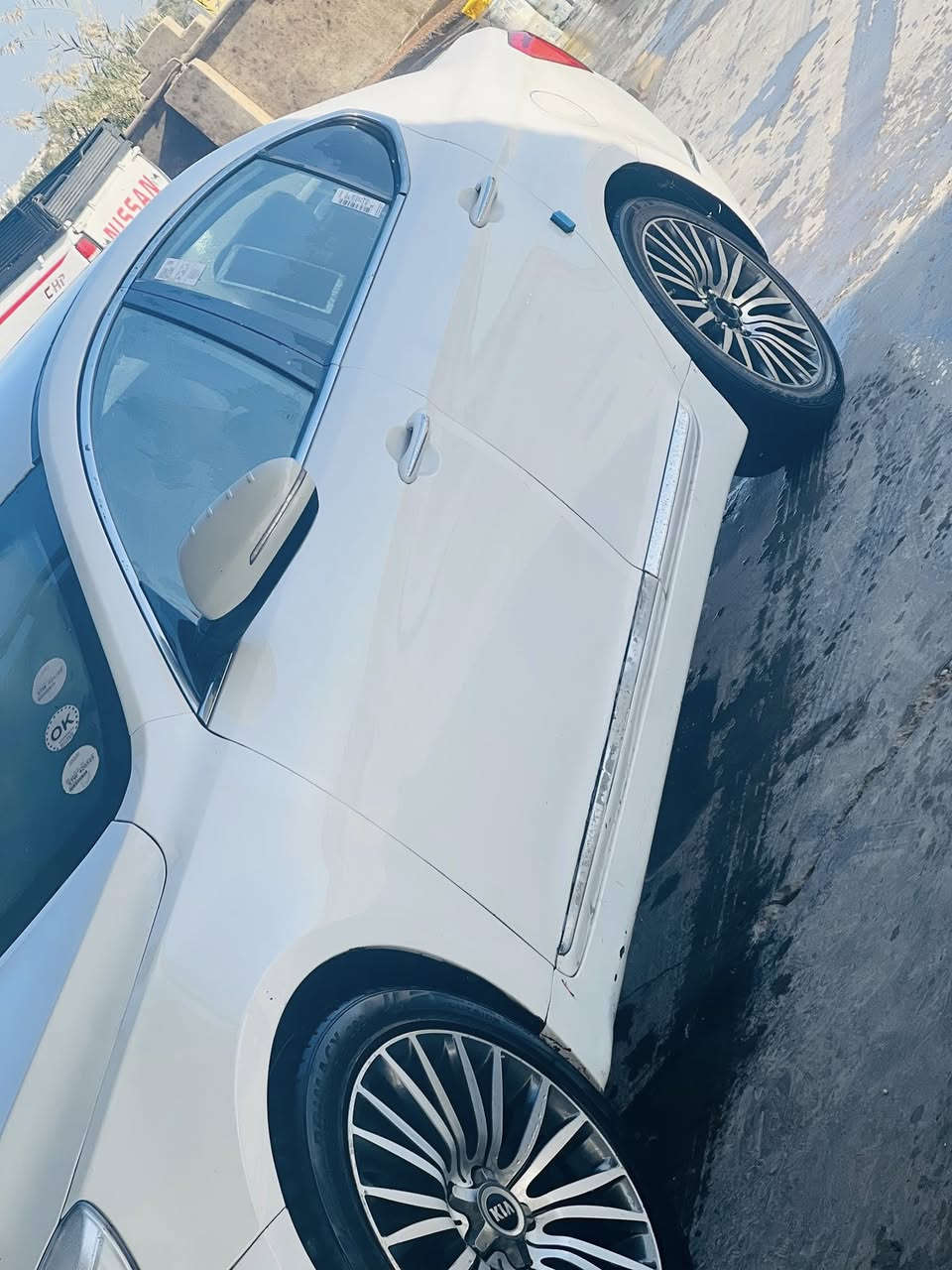 كادنزا 2014 فول مواصفات عدا الفتحه 

بصمه 
إشارات ترحيب 
كشانه كهربائي 
تدفئه 
تبريد 
مري شفط 
ارقام بغداد 
شاشه 
حساسات أماميه 
حساسات خلفيه 
السياره مصبوغه عام 
السعر 88
للاستفسار ***********
