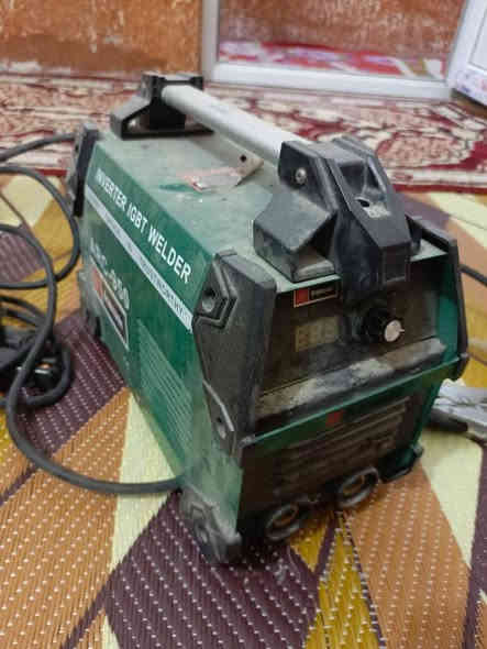 مولدة شغالة 
ماكنة لحام مستخدمة شي بسيط كلش
ماكنة خياطة جمسي شغالة ونظيفة 
بغداد 
اتصال فقط ما متواجد على الفيس 
***********
