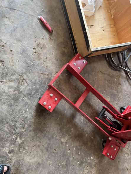 جك لبيع جديد سعر ٢٥٠الف /كوت ***********
