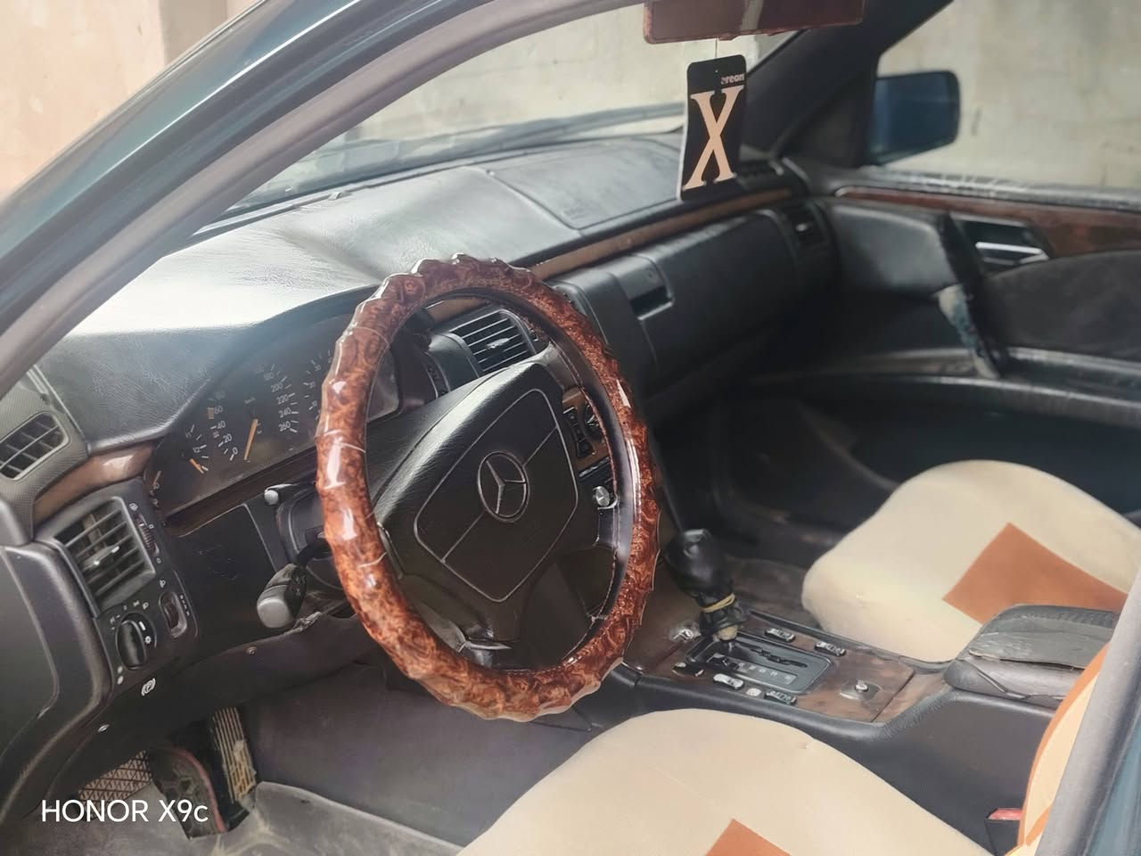 مرسيدس ام عيون موديل 96 كير ومكينه محور ٣٠٠ جدد  حداديه ٨٠ بالميه رقم بغداد ارقم ***********
