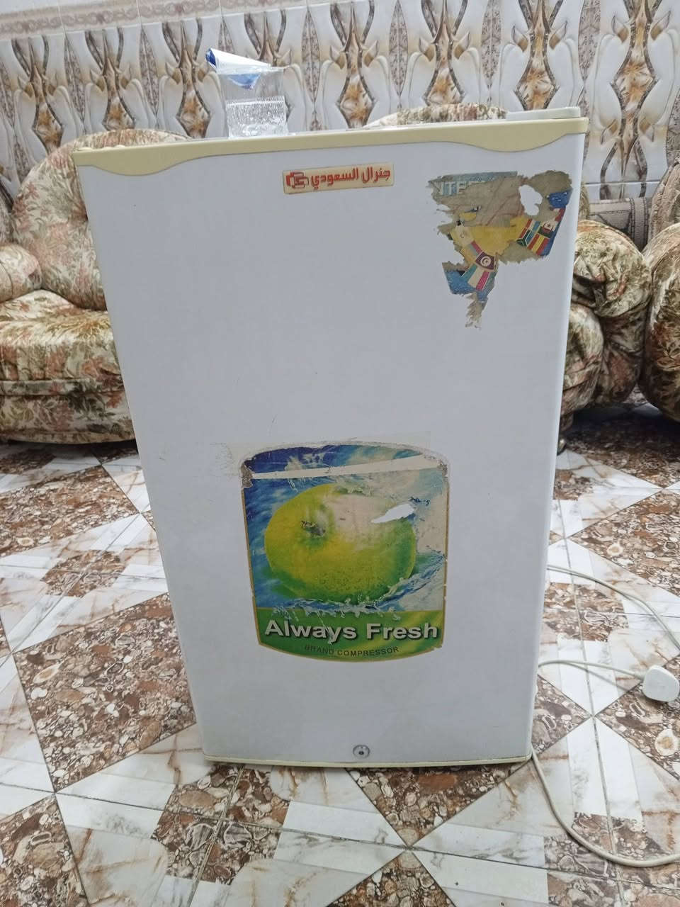 اغراض للبيع مال بيت السبب التحويل لغير مكلن
كبمن سعره اخو الجديد مابيهن ضرر المعالف
***********
