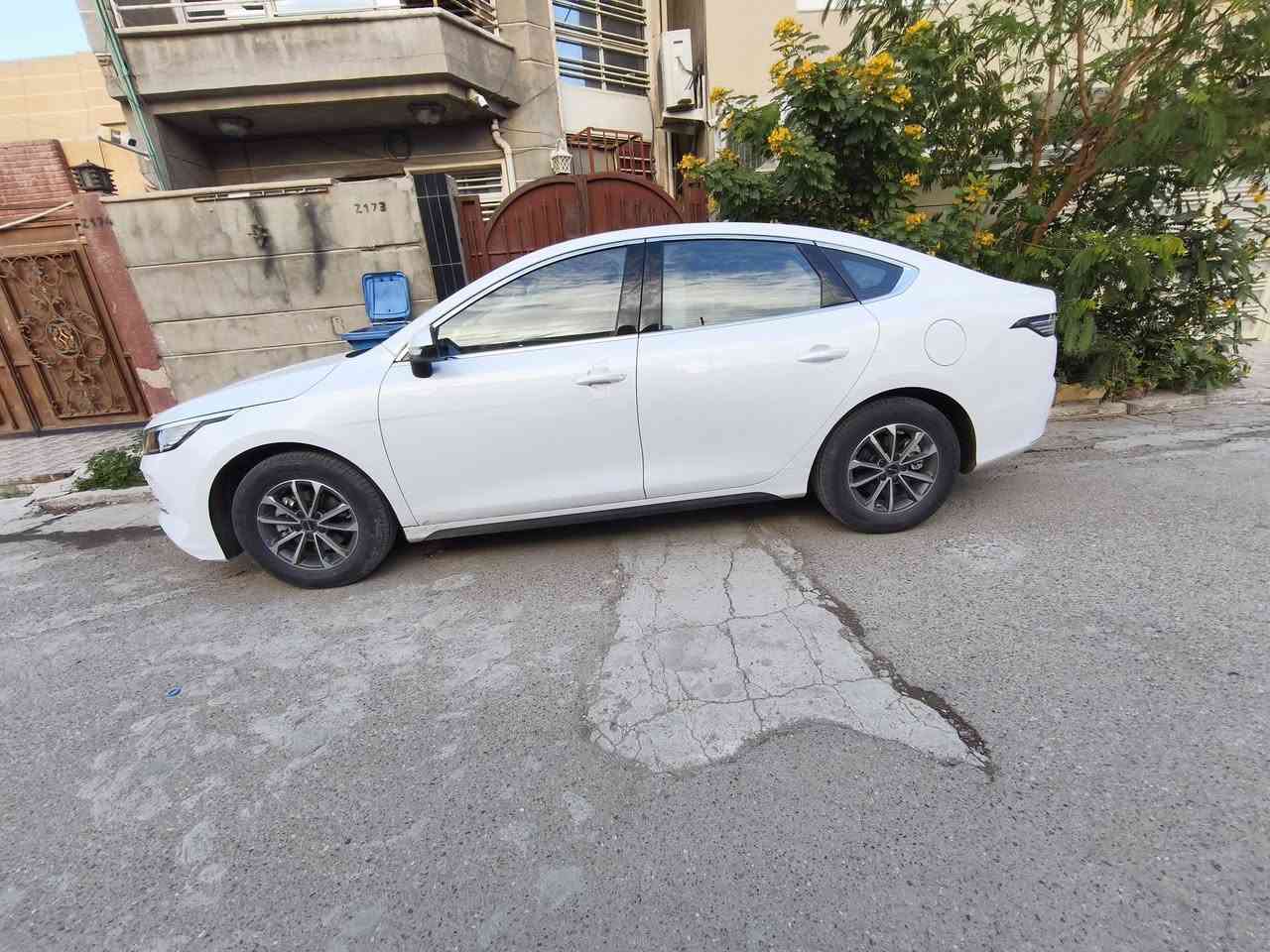 BYD ديستروير
للبيع ماشية 6000 رقم بغداد مكفولة كفالة عامة السعر 19500 مكاني بغداد الكرخ بيع فقط

***********

ملاحظة السيارة بيها داشكام تسجيل ومحدثة اخر اصدار وبيها جميع البرامج الخدمية نازلة بالشاشة وشاحن اصلي متغير 8/10/13/ 16 امبير بدون ايرث
