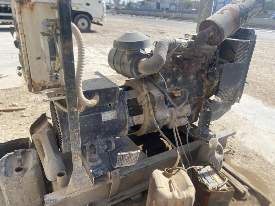 * الموديل: 2004
* المحرك: بيركنز إنجليزي أصلي
* رأس التوليد: إيطالي 40 KVA
* الحالة: مستعمل

ملاحظة:
المولد متوقف بسبب إهمال المستخدم وعدم تبديل زيت المحرك في الوقت المحدد، مما أدى إلى توقف المحرك. أما باقي أجزاء المولد فهي كما موضحة.

السعر المطلوب: 2500 دولار (قابل للتفاوض)

للاستفسار أو المعاينة يرجى التواصل على الرقم 
***********
