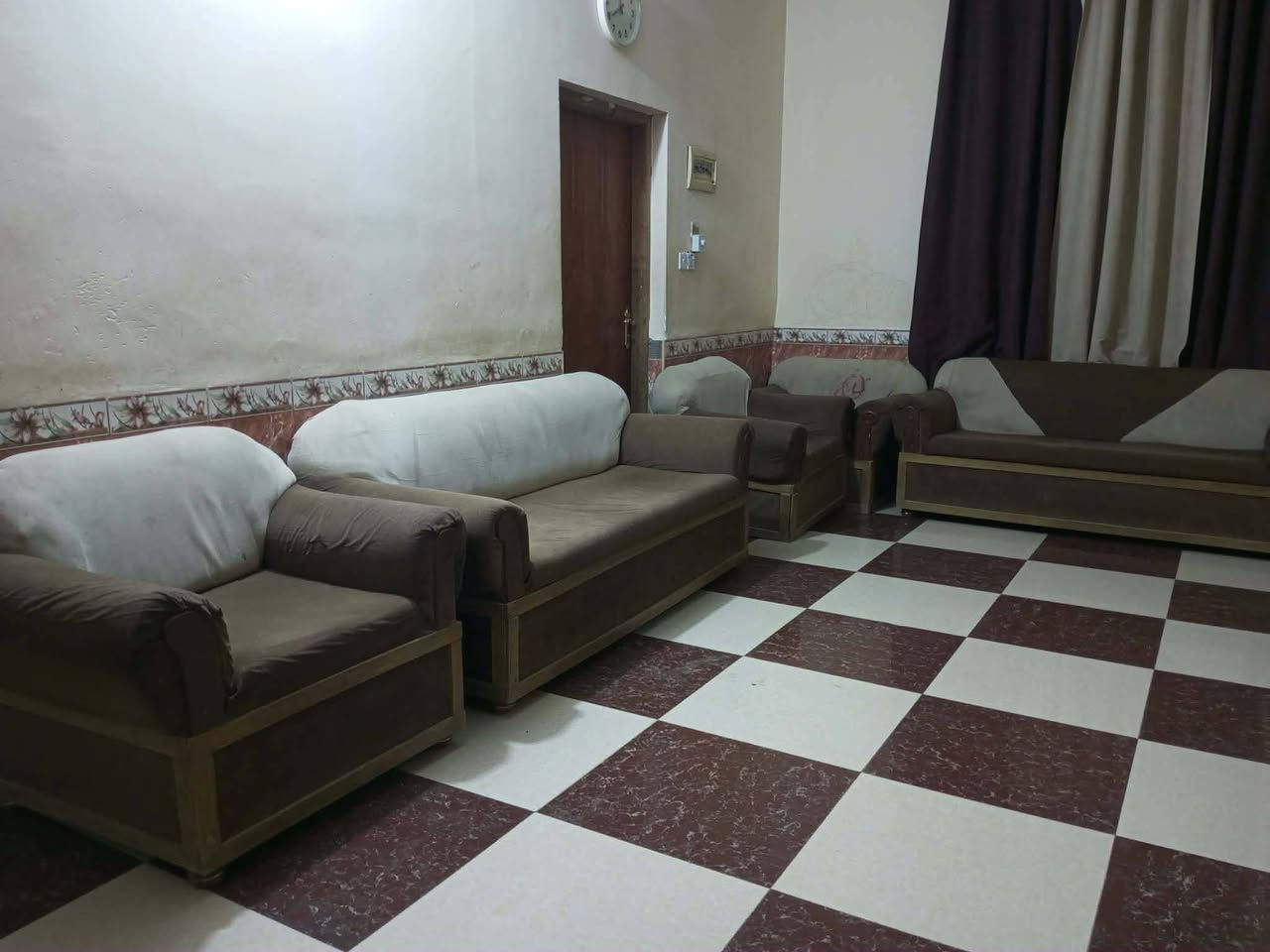 تخم وديوان للبيع
مكان ديوانية حي العسكري
للاستفسار اتصل على الرقم
***********
