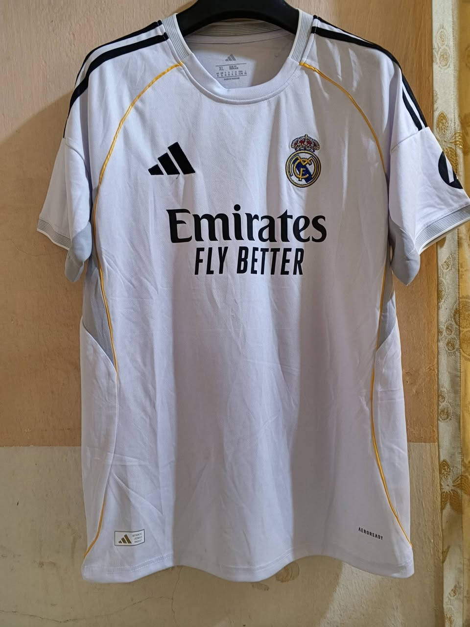 تايلندي اصلي. القطعه 13 الف 

***********
