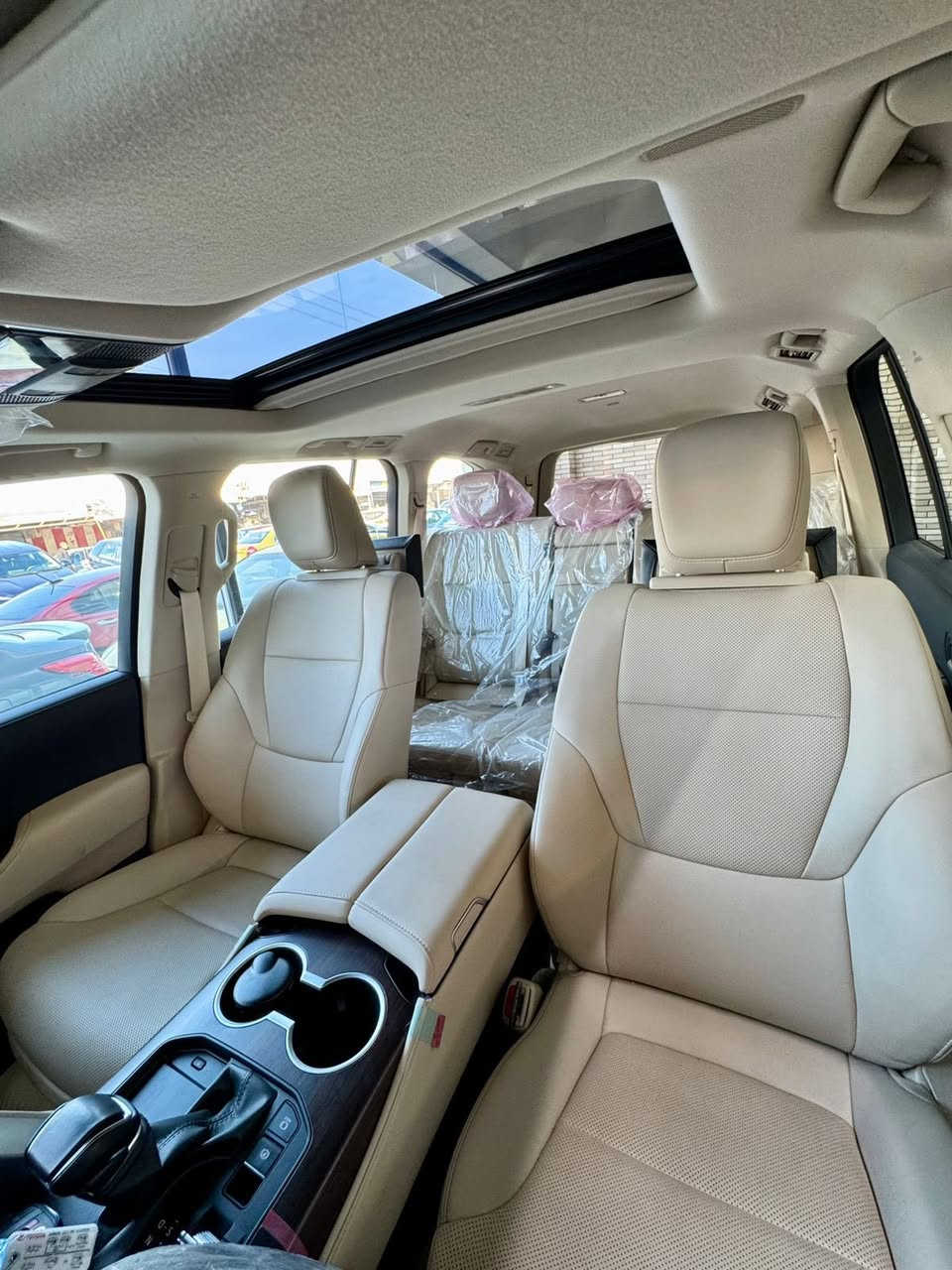 #تويوتا_لاندكروز
#الموديل /2025

#مغلف_PPF_ضمان 5 سنوات 
#المسافة / 5,000 km
#شركة_جيهان_ضمان 
#الفئه / GXR 

#المواصفات 
_  بصمة / تشغيل عن بعد / كشنات كهرب + تبريد / 3 شاشات / صندوق كهربائي / حساسات امامي + خلفي 

#مكان السياره في الموصل …
#للتواصل اتصل / ***********
