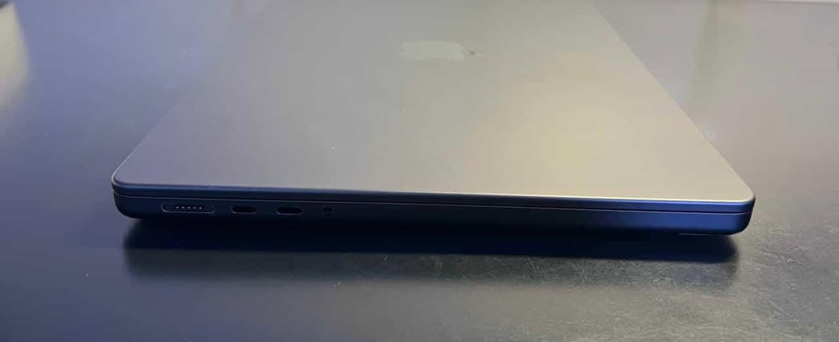 MacBook Pro M3 Pro 14”
Ram 18 | SSD 1 TB
Battery 100 | cycle 70
Price: 2.200.000 
***********
