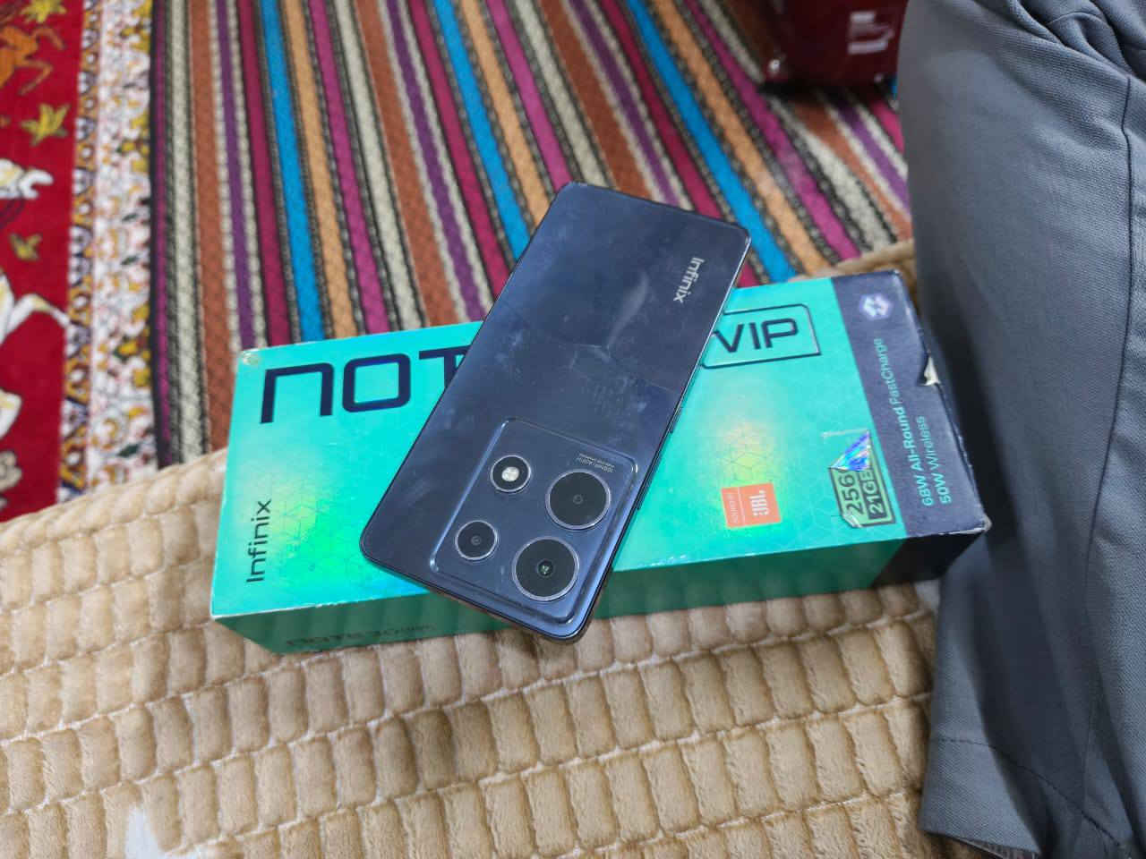 انفنكس نوت 30vip ذاكره 256. والعشوائيه 24  ملحقاته فقط كارتون جهاز مكفول من كلشي مبدل ضهر فقط الضهر الحالي بي فطر والبصمه وكفت بلتحديث جهاز مكفول من كلشي السعر 150 وبي مجال العنوان البصرة الزبير ***********
