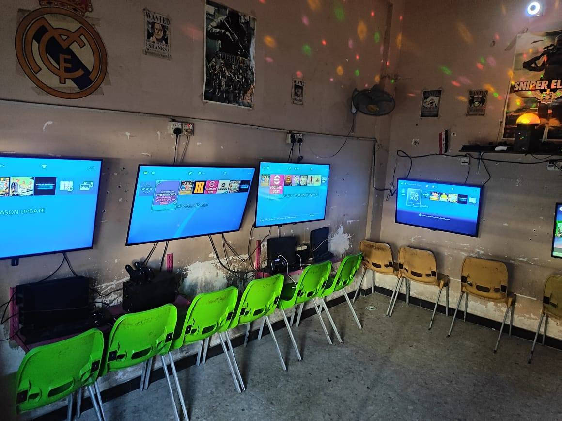 السلام عليكم
قاعه كامله للبيع بلي عدد ٤
وشاشات عدد ٥
وحاسبات عدد ٤
وجوستكات عدد ١٢ شغالات تجاري و٣ اصلي
واكو  ٨ جوستكات عطلانه تكدر تصلحهن
مكانها بغداد الدولعي التفاصيل خاص او واتساب
+964 782 292 2152
