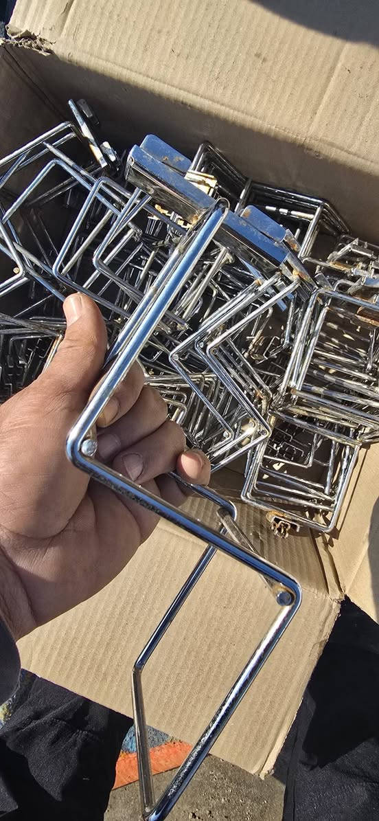 50 قطعه سعر القطعه 750 
يوجد توصيل ***********
