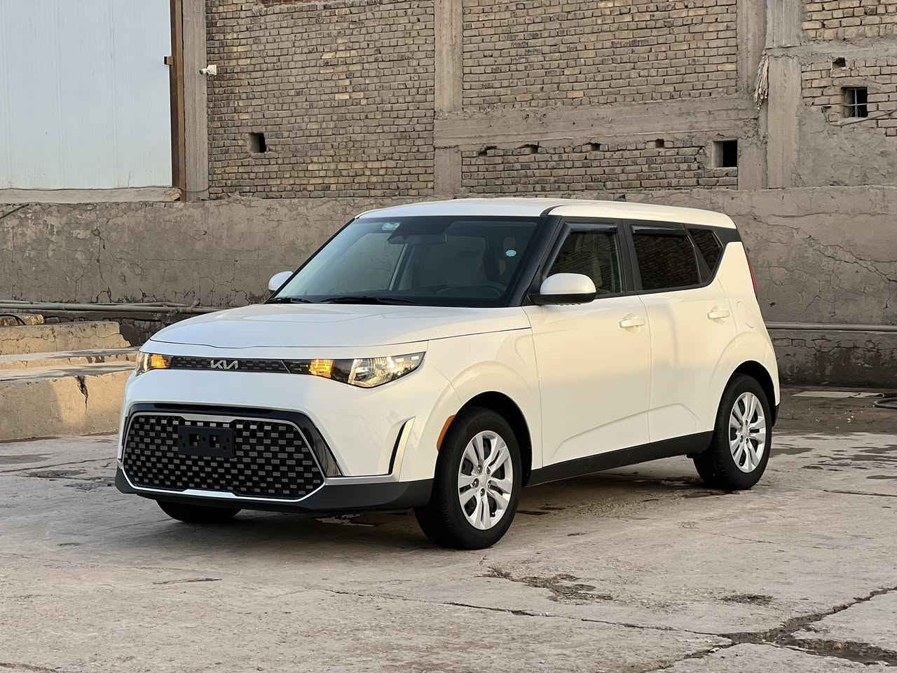 سلام عليكم للبيع كيه صول موديل 2024 موصفات تحكم جهتين حاكيه مانع نزلاق شاشه كبيره ولمس كامره دواره توقف ذاتي السياره مكفوله من الصبغ التبديل والغرق والبارد كفاله عامه ماعده الدعاميه فقط وجايبها نفس الون جميع الرباكات سليمه دخال بيجي بلادي حجم المحرك 2000 دوش دخول جديد السياره حره جايه بسمي بدون رقم تترقم جميع المحافظات بيها رقم فحص موقت ***********())) او ***********
