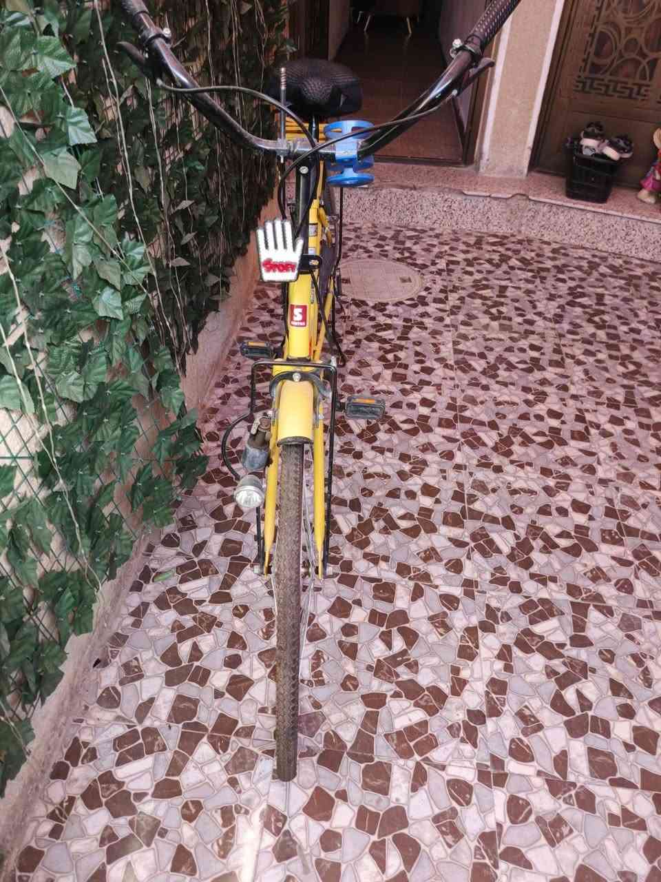 بايسكل للبيع جديد جديد جديد فول نضيف والقران ١٥ مره طلع بي اخويه الصغير وجديد كلش اخذته بجيس والله ***********
