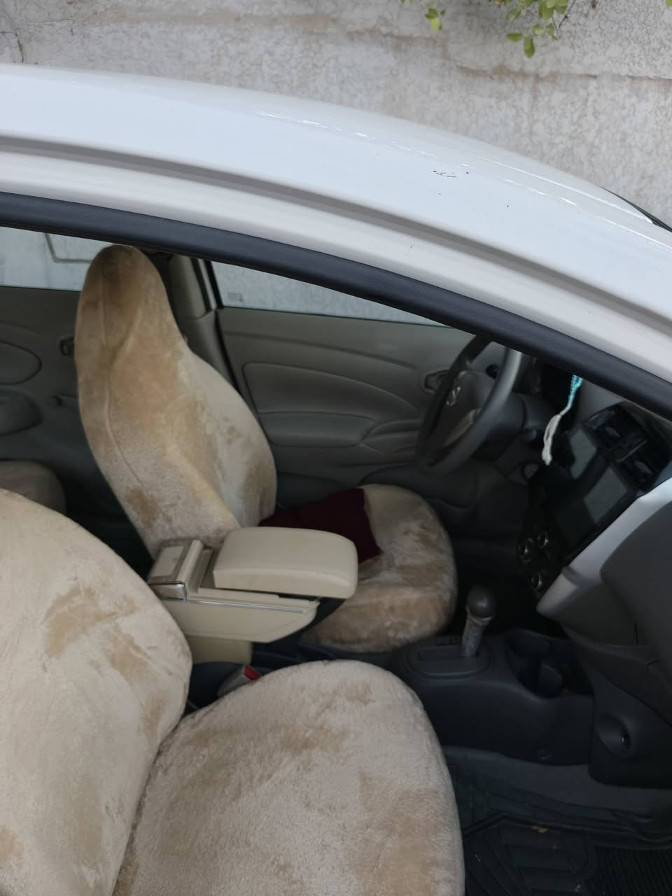 نيسان مديل ٢٠٢١السياره أربيل سنويه ٢٠٢٨
السياره بيه باردات تخم تاير حداديه جديده التبريد خير من الله 
سعر ٩٨وبيه مجال بسيط الرقم 
*********** مكان بغداد الشعب
