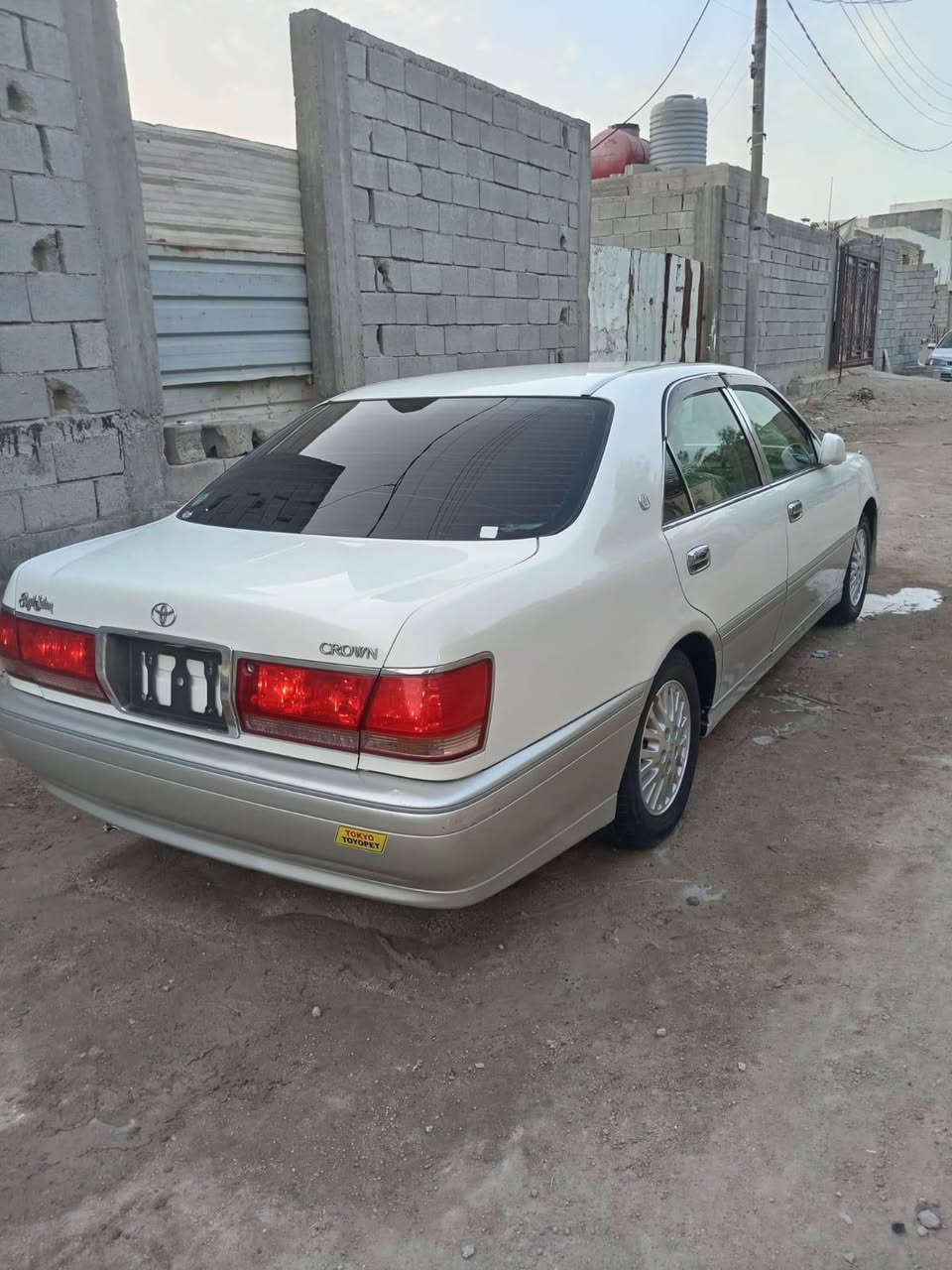 سياره ملكه ادوات دكمتين كصه غماره فقط سياره كارتون جديده وجاهزه محرك ديفور الزغير تدفئه تبريد ثلج 🥶حداده كهربيات لايت زنون غرفتها جيس السياره بيها ارقام شمالي القديم بدون سنويه السعر 45 البصره ابي الخصيب ***********
