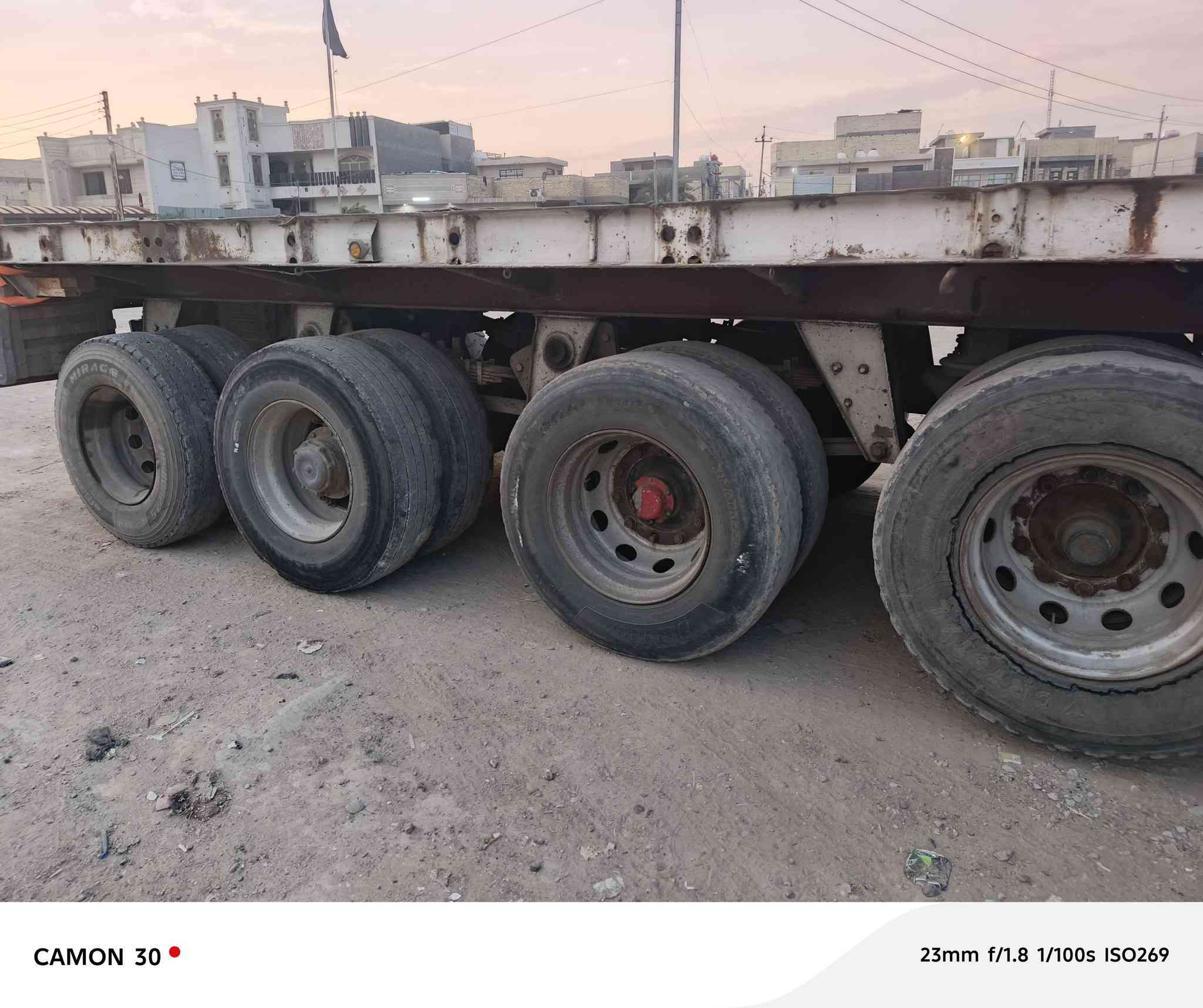 السلام عليكم عربانة ٤ محاور طول ١٢ ونص حدادية شاصي ١٦ اوكراني دناكير ١٣ الماني ودنكير اكسل رينو
السعر ٦٠
 العنوان بغداد الغزالية 
***********
***********
