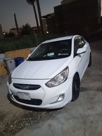 متاح اكسنت خليجي 2011 بيه صبغ دعاميات مع نص باب خلف السائق السعر 85 بي...