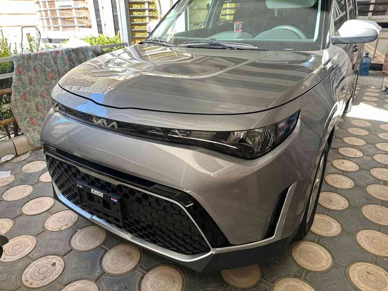 السلام عليكم صول ٢٤ محرك ٢٠٠٠ ماشيه ٢٢ بدون صبغ بدون تبديل بدون إرباك فقط بارد في بدايه البنيد موضح بالصور بغداد حي جميله للا استفسار ***********
