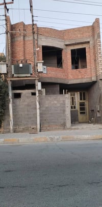 بيت للبيع في منطقه الخمسه كيلو في السايدين المؤديه الى بوابه مجمع عمر ...