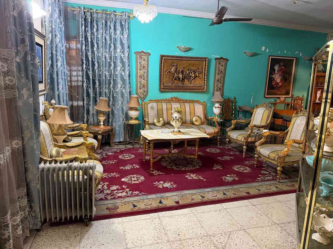 السلام عليكم
تخم للبيع كامل مع الطبلات والبردات والزوليه 
طبله كبيره وسطيه مرمر واثنين طبلات مربعه خشب
السعر ٢٠٠
العنوان بغداد الغزاليه
للاستفسار ***********
