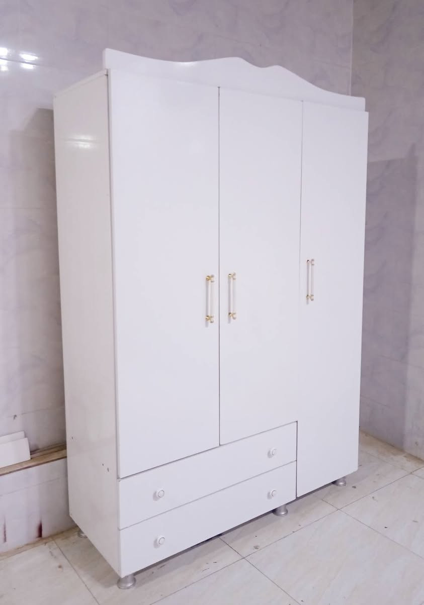 نوستنی گەنجانە
پاکوبێعەیب
نرخی 175 هه زار
***********
سلێمانی السليمانية, العراق
