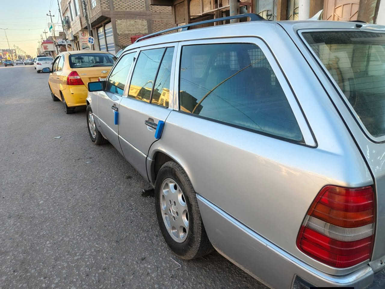 سلام عليكم ورحمة الله وبركاته مارسيدس دب ستيشن موديل 94 غرفه حلوه ونضيفه جام كهربائي مكينه وكير vvi رقم بغداد السعر 50 او بيهه مجال قليل مكاني نجف ***********
