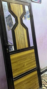 الباب للبيع سعره 65 وبي مجال راسل ع الصفحه رقم الموبايل 07806099645