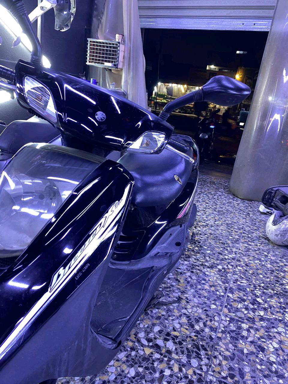 دراجه بريز كابريتر دراجه رمبه 
مكفوله من كلشي كفرات مختمه ومكينه شرط اذا مفتوحه ترجع الدراجة كهربائيات كلها شغاله شكد ماتصور جديده مكاني بغداد شراي اتصل ع الرقم ***********