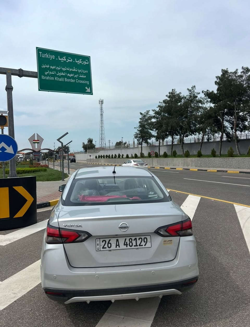 مكلف مكلف مكلف
للبيع نيسان فيرسا 2020 – فئة S 🔹

          رقم صلاح الدين دولي 

شرط التحويل

▫️ الموديل: 2020

▫️ الفئة: S

▫️ المحرك: 1.6 لتر – 4 سلندر

▫️ ناقل الحركة: أوتوماتيك CVT

▫️ الدفع: أمامي

▫️ المقاعد: 5 ركاب

إقتصاديه جداً بالبنزين 

✨ المواصفات:

✔️ شاشة لمس 7 إنچ

✔️ بلوتوث + USB

✔️ مكيف هواء

✔️ كاميرا خلفية

✔️ نظام فرامل طوارئ

✔️ تحذير مغادرة المسار

✔️ نظام أمان عالي

🚗 السيارة عملية ونظيفة، 

ضرر جاملق السايق وبنيد 

📞 للاستفسار: ***********
