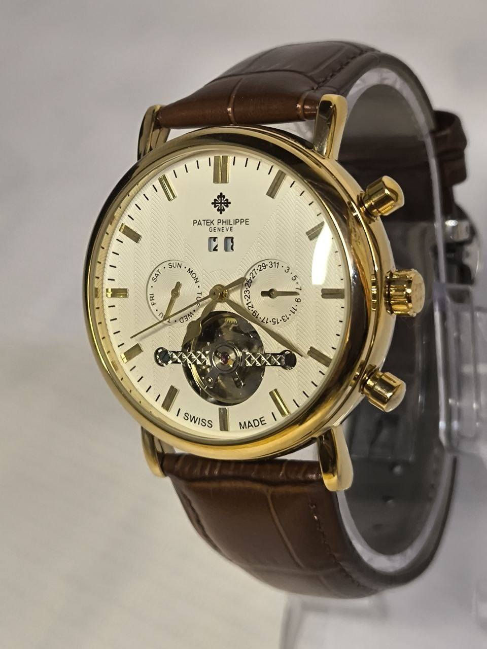 باتك فلبPatek Philippe
تحفه فنيه تتخطى مفهوم الوقت 
ميكنة اوتماتيك قلب مفتوح (جميع السناتر شغالة)
تحتوي ع4 تحكمات 1مخفي
ميناء مميزة مزودة بمنافذ تاريخ شهري وايام مع فول لامينوس ارقام واميال 
زجاج زفير ضد الخدش
مقاومة الماء والغبار 
الهيكل مصنوع ستانلس روز كولد
مختمة بالكامل
سير جلد طبيعي  

ملاحظة متوفره قطعة واحده فقط
 
السعر :- 70 الف ع اول تم 
للحجز والاستفسار يرجى الاعتماد خاص


**إذا كنت صاحب هذا الإعلان وتريد حذفه لأي سبب، رجاءا أرسل رسالة إلى الدعم الفني**