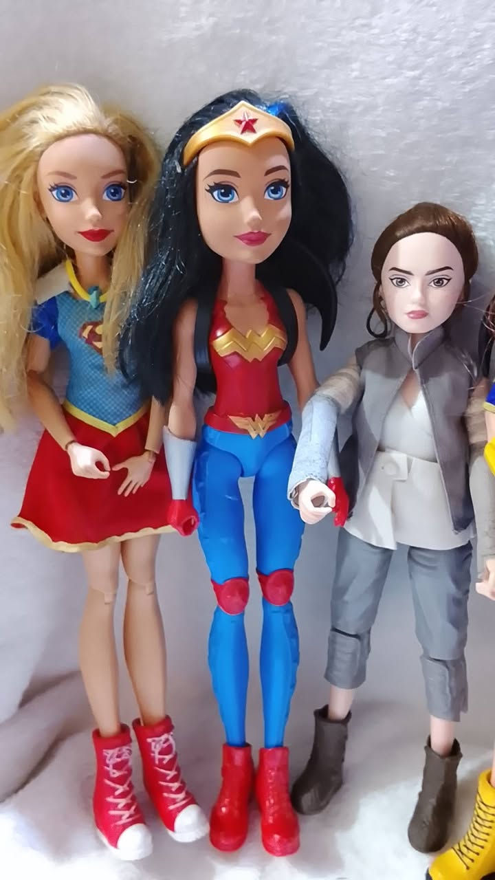 فتيات المارفل مع فتاةحرب النجوم
بملابس، واحذيةاصلية وشخصيات، مفصلية.. تباع مجموعة
حجزعلى الخاص


**إذا كنت صاحب هذا الإعلان وتريد حذفه لأي سبب، رجاءا أرسل رسالة إلى الدعم الفني**