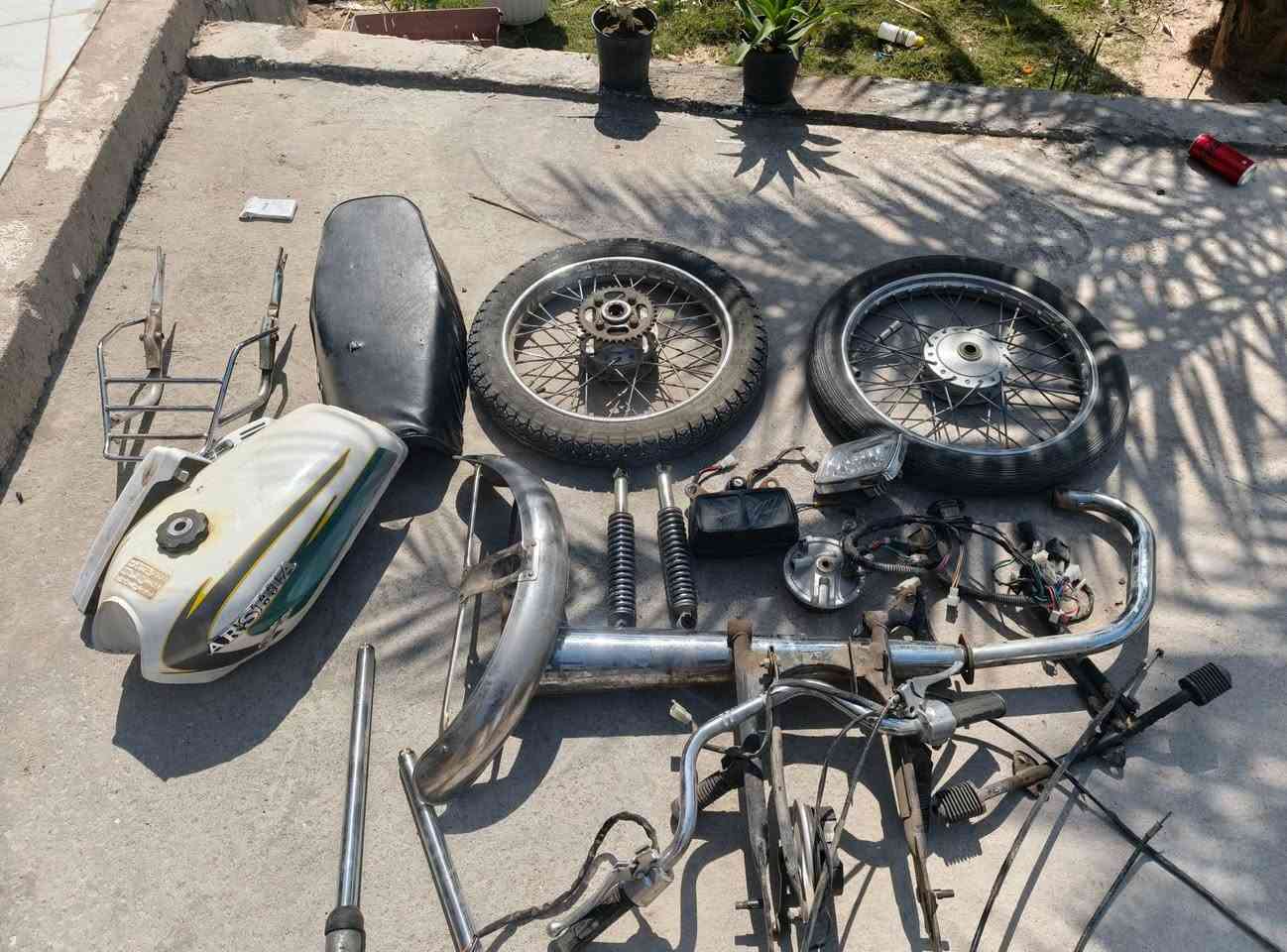 غراض اربعه كير ابيعهن كلهن ١٥٠قفل كوم حديد اليريد يجي خاص


**إذا كنت صاحب هذا الإعلان وتريد حذفه لأي سبب، رجاءا أرسل رسالة إلى الدعم الفني**