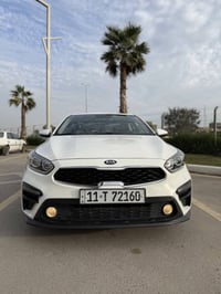 * كيا سيراتو خليجي 2020 * مكفوله كفاله عامه     عدا شخص بسيط بين الباب...