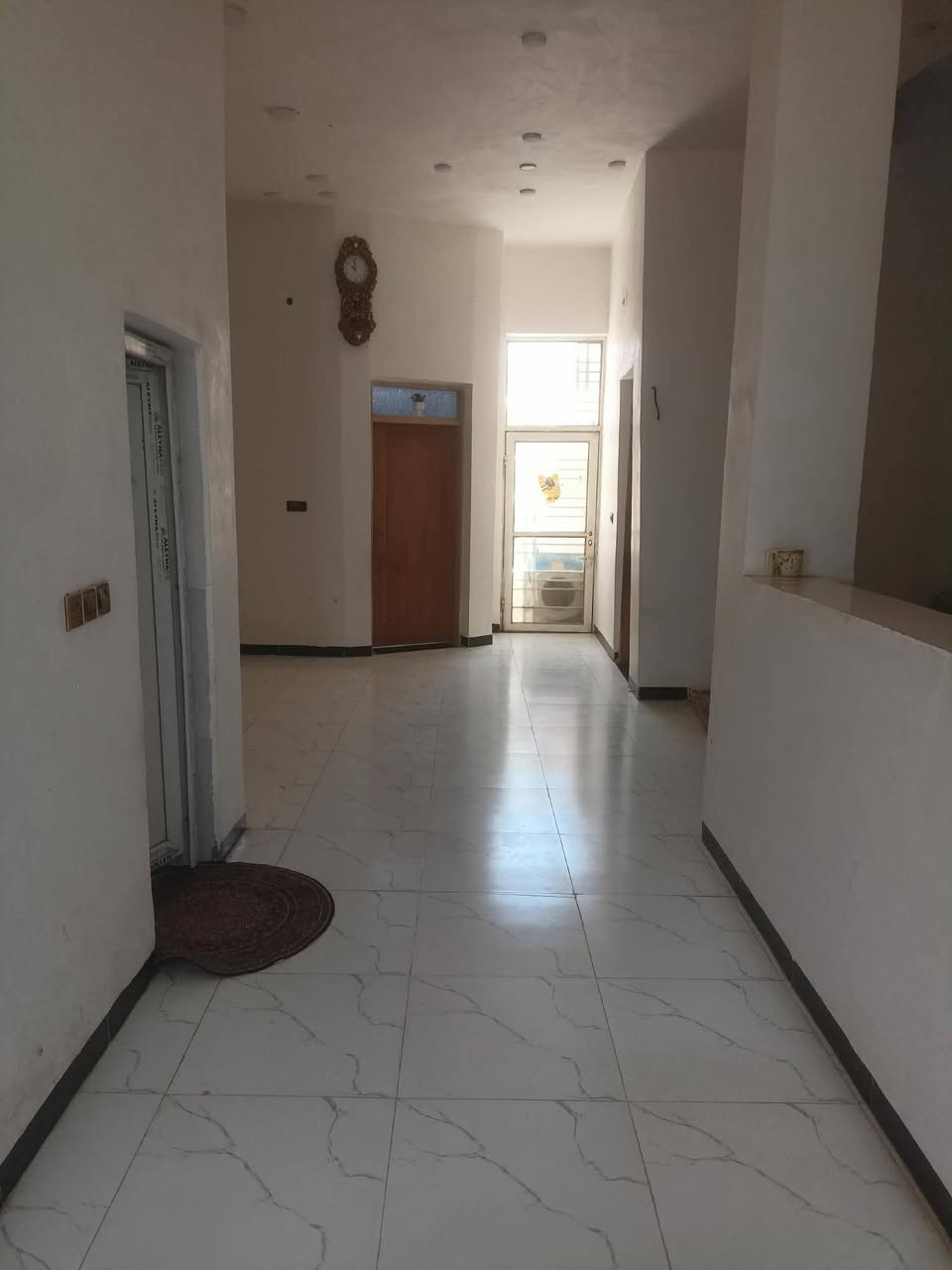بيت للبيع بحي شراد مساحه 220 غريب على مدرسة الاصينيه شارع كامل مجاري مال بلديه
البنا طابوك صب كونكريت  بناء حديث
تصال عل هاذا الرقم***********
