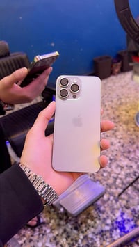 آيفون 15 برو ماكس • نضاف • بطارية ٩١