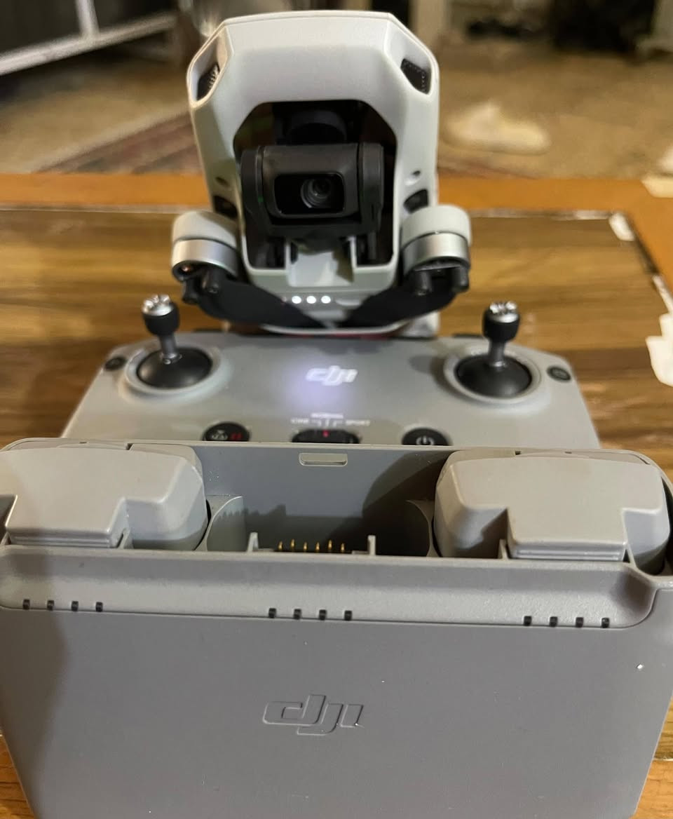 درون Dji للبيع بغداد بسعر مناسب 
ثلاثة بطاريات جهاز تحكم كاملة 
استعمال قليل كلش للاستفسار ***********
