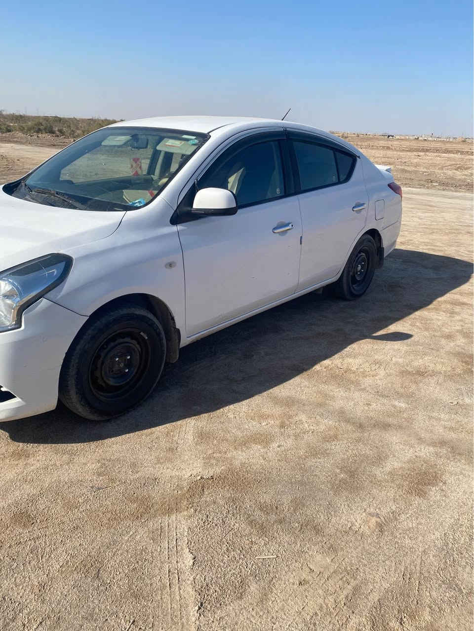 نيسان سني موديل 2020 السياره بيه حالوب مكفوله من الصبغ بس بيه تحجات وبينه بالصور السعر بالاتصال نتفاهم 
الهاتف *********** البصرة, العراق
