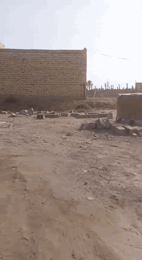 السلام عليكم قطعه للبيع المساحه ٤٠٠متر بالعكر الشرقي خلف بيت عميد موسى قرب مدرسة الانسام كافة الخدمات متوفره جاري العمل على تبليطها السعر ٣٠ وبيها مجال للإستفسار ***********واتساب ورصيد
