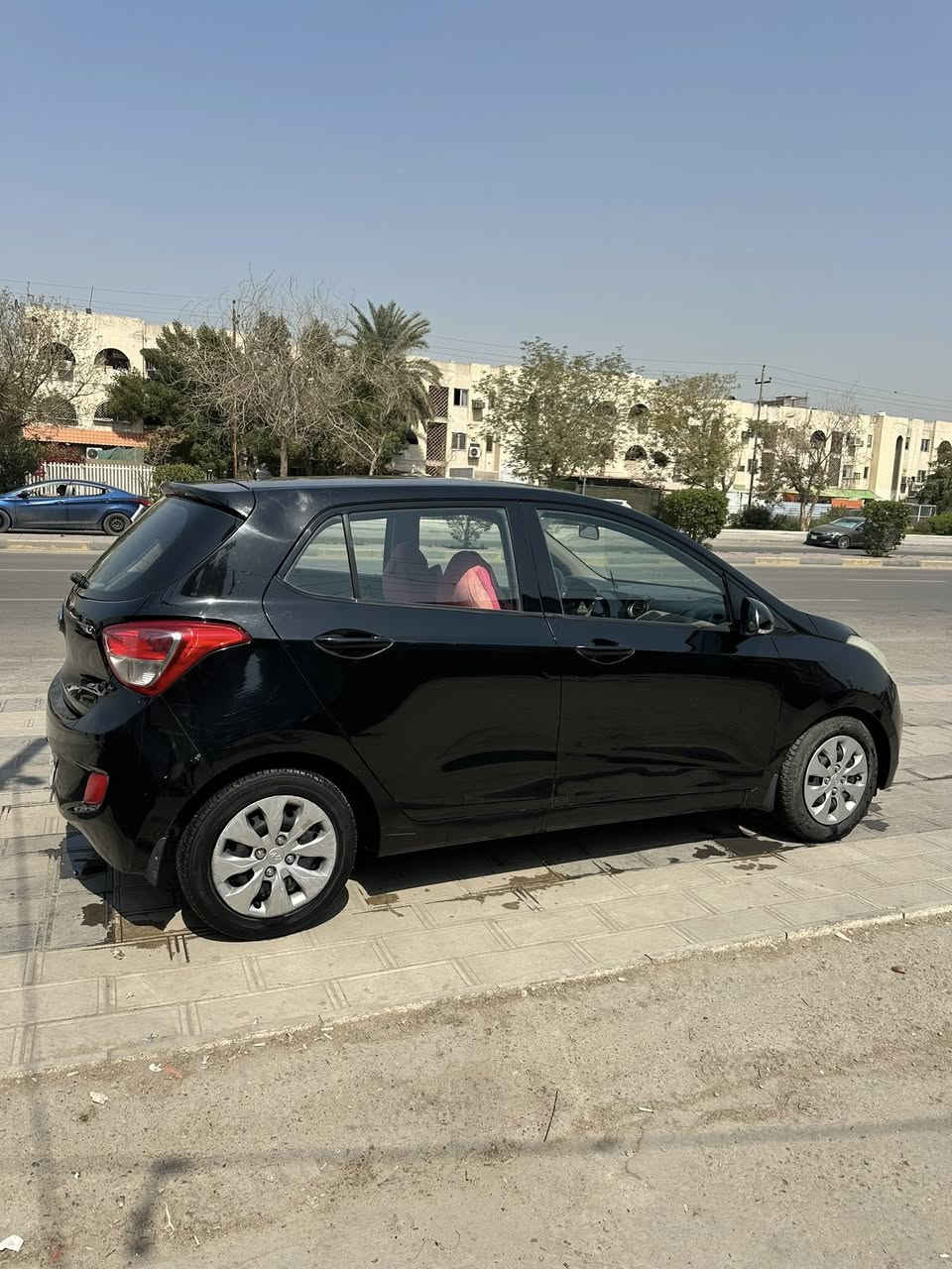 السلام عليكم
للبيع هيونداي كراند اي تين I 10 

موديل 2015 رقم بغداد

مواصفاتها

المري شفط

اشاير بالمري

شاشة اندرويد

كامرة خلفية

التبريد ثلج وتم عمل ادامة كاملة اله

المحرك والكير مكفولات 

السيارة بيها صبغ بالجاملغ الخلفي وشوية بالباب وكذلك بيها رصعات بمناطق متفرقة مثل ما موضح بالسونار 

السونار اليوم سويته يم بدي كار 

السعر ٧٨ ورقة وبيها مجال

مكان السيارة السيدية
للاستفسار الاتصال على الرقم ***********
