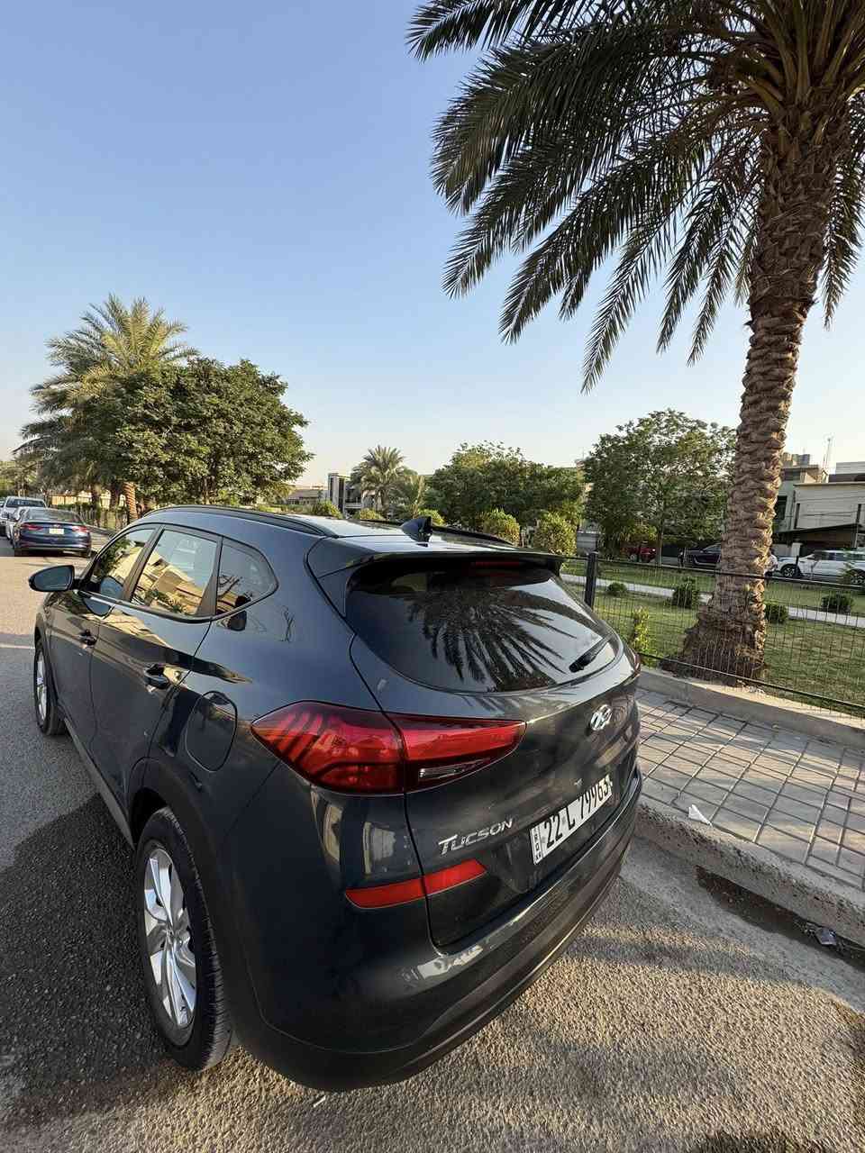 السلام عليكم
سيارة توسان للبيع وارد امريكي موديل ٢٠٢١ ضربتها بس بنيد مبدل 
تخم تاير جديد بانوراما كشنات جلد رادارات حساسات وبعد هواي مواصفات 
العنوان بغداد الاعلام رقم الهاتف *********** زيد
