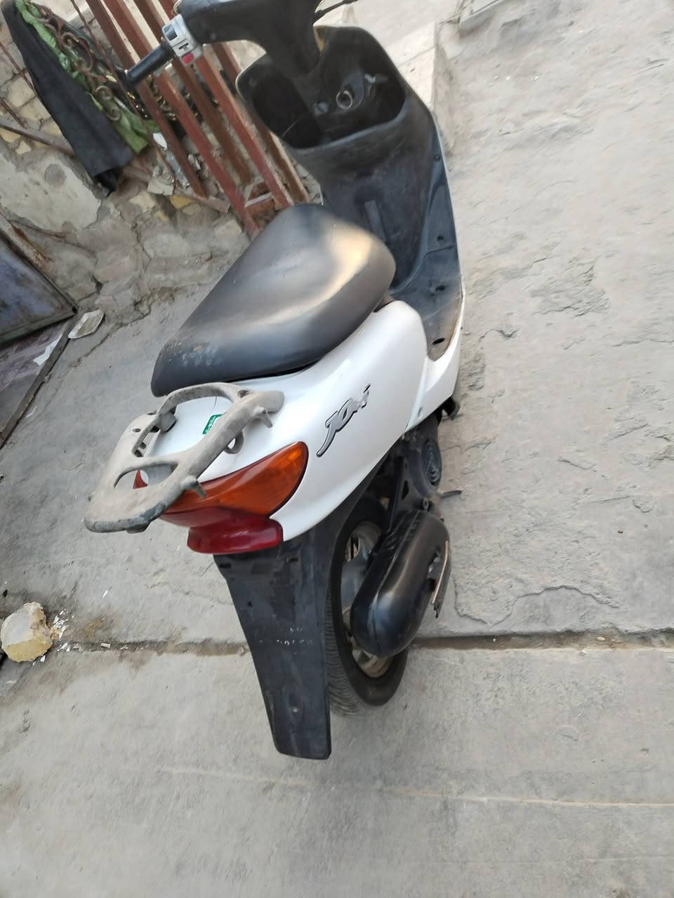 سلام عليكم عصفوري جاهزه للأخير شلعه ومعدل كلها شغال سلف هندر اشاير فول ملاح مطلعها من حاويه على ايدي كفاله عامه وين ماتريد افحص سعرها 400 وبيها مجال قليل رقم ***********
