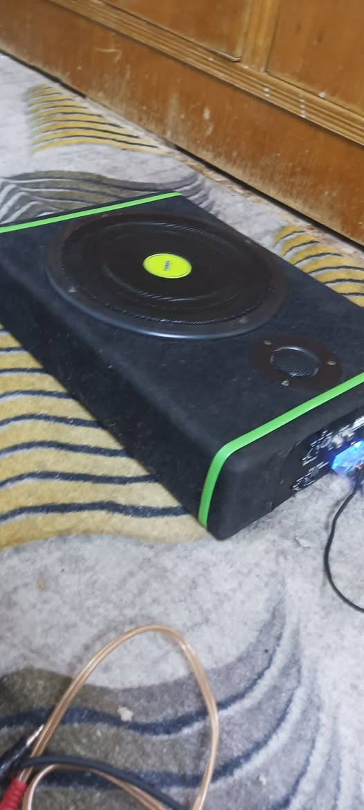 للبيع دمام اصلي اصلي دمام سياره فول دبه صوت دمام حجم صغير يصير حته جوه الكشنات السايق تعرفون هاي نوعيه غاليه ماخذه60  ريده40 مكاني كربلاء ولصيل يعرف سعره بس بي شك بل قماش موضح بل صور رقم***********
