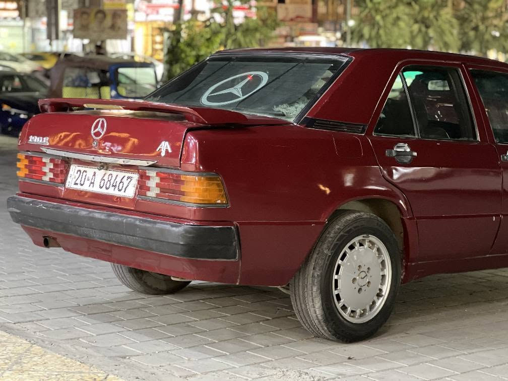 الهم صلي على محمد وال محمد
مارسد 190 طيارين
 موديل 1990 
رقم ديالى دولي مشروع وطني بسمي
مكينه 1J z ديلكو لا فول اقتصاديه 
سياره جاهزه وخير من الله
ما بيها نقص تدفئه تبريد 
صدر جديد
سياره لا ضربه ولا خياس فقط مصبوغه عام جماليه 
سياره احلى من صور كلش حلوه 
سعر 50 وبيها مجال مكان بغداد شعب
رقم *********** بغداد, العراق
