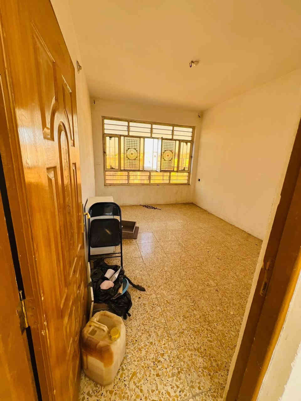 1-واقع حال (٥٠) المساحة (٤٠) يطل على شارعين مدخلين 

2-ثلاث طوابق يحتوي على -استقبال-صاله -مطبخ —صحيات

مع ثلاث غرف نوم ✅)

سعر مناسب📌📌📌

العنوان الشعب شارع الصحة خلف حسينية الرسول الاعضم 

شارع الكويتي 

للاستفسار .: ***********__***********
