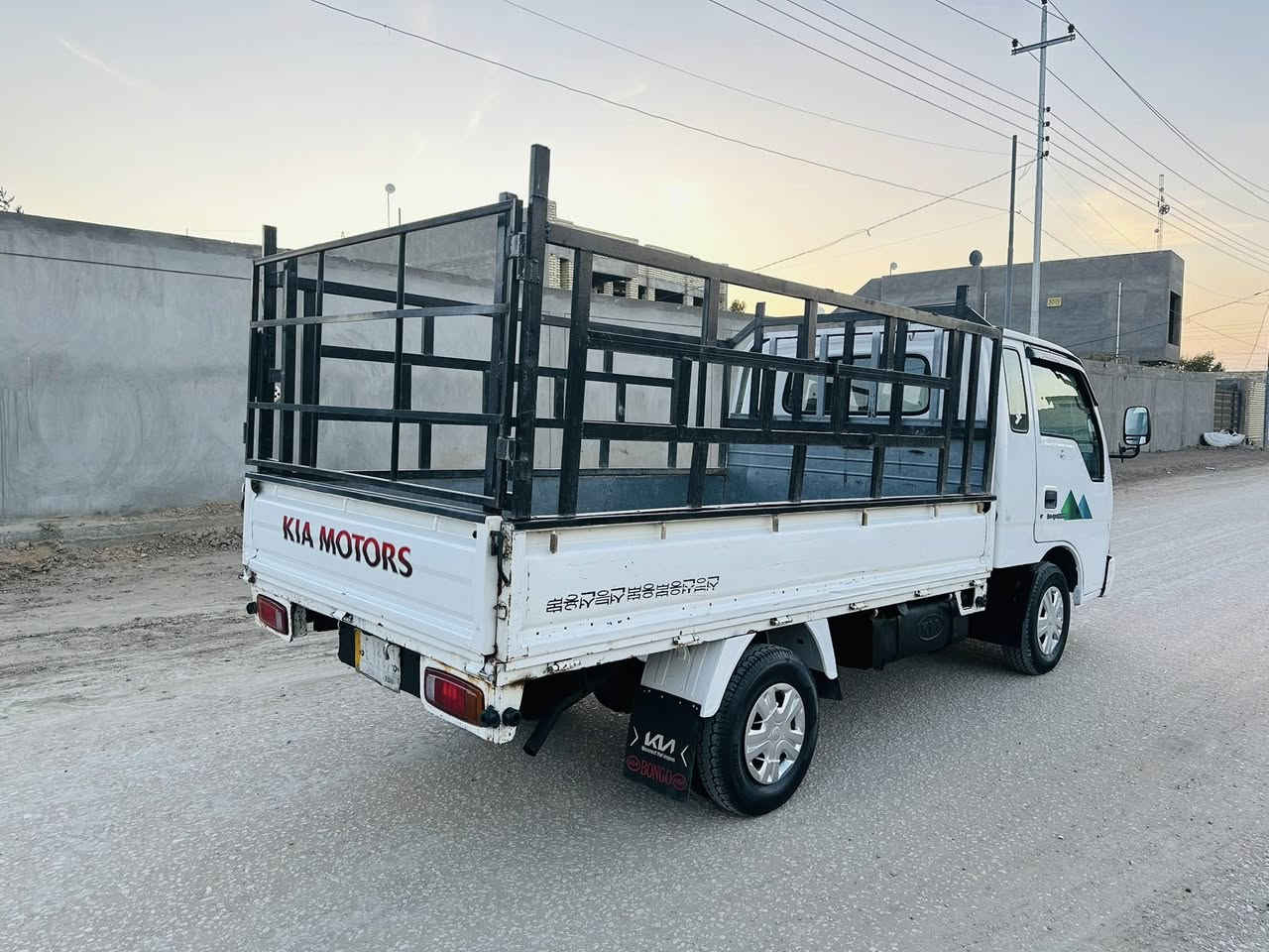 السلام عليكم فونتيرا للبيع موديل 99 مكفوله كفاله عامه 
لا صبغ ولا ضربه 7 جنكال بغداد سياره بلاديه 

مكان بابل مسيب / سعر / 60 / بيه مجال/ ‭0770 778 6416‬
