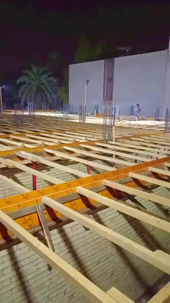 سلام عليكم نجار متفرغ داخل بغداد شغل مضبوط وخشب جديد ومضبوط بل موعد والي يحب اخذ كرسته وعمل عادي الهاتف***********
