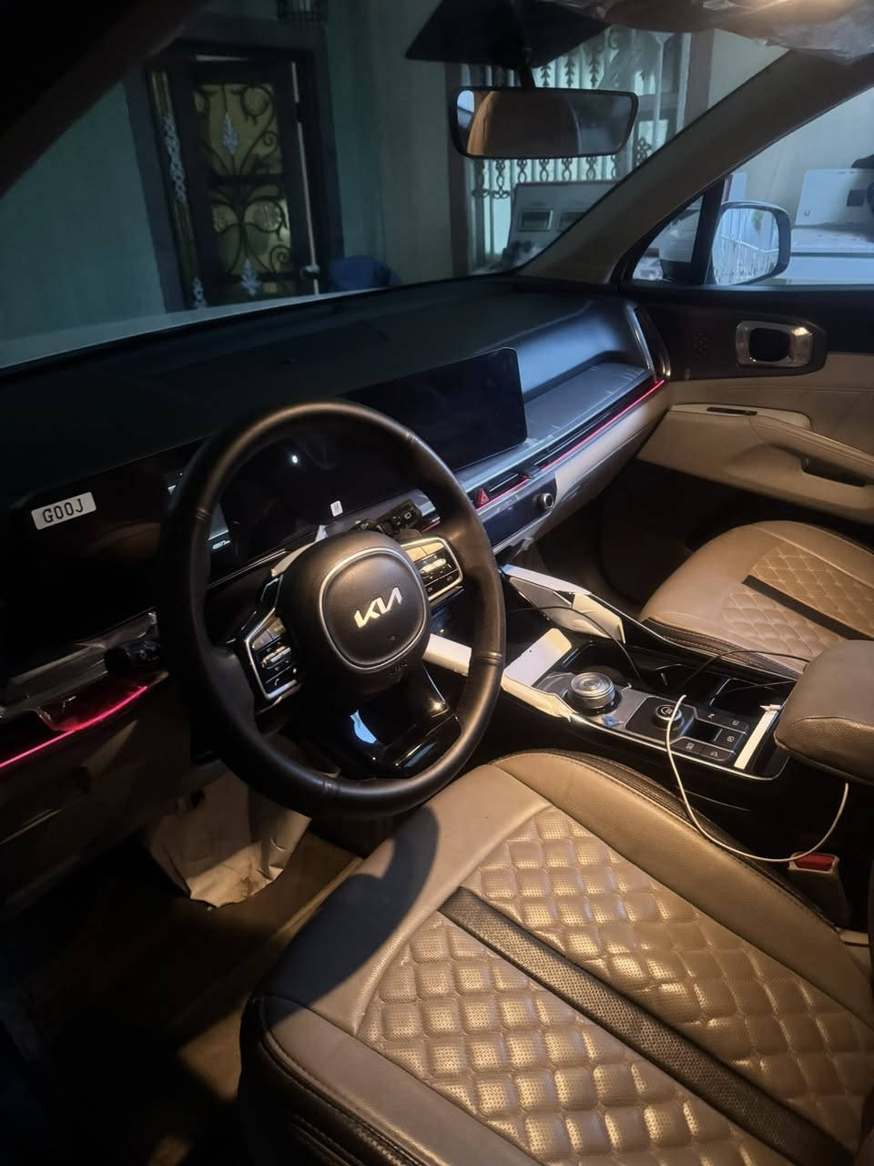 السلام عليكم 
سورنتو للبيع موديل ٢٤  رقم اربيل  ماشيه  49000 الف مثل مموضح بالصورة  سيارة بيها ملاحظات دحجة بابين وجاملغ   باقي ما معدلة و باقي سيارة على وضع الشركة  مكاني نجف گير ماوس كشنين كهرباء  سبعه راكب انضمه قيادة ستة سلندر ….


**إذا كنت صاحب هذا الإعلان وتريد حذفه لأي سبب، رجاءا أرسل رسالة إلى الدعم الفني**