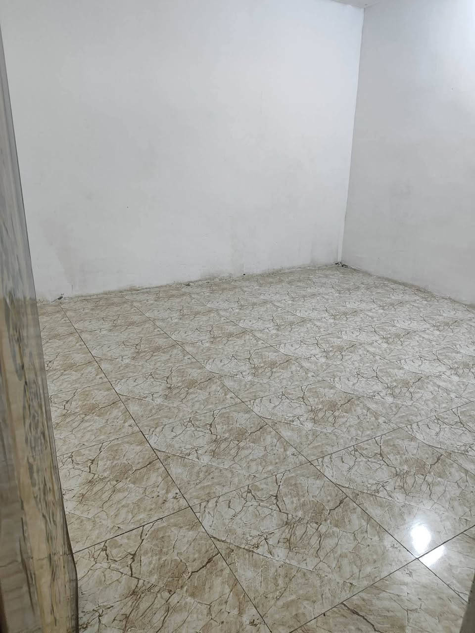 بيت للبيع زراعي على25 مساحه البيت 125متر يحتوي على2غرف نوم+إستقبال+مطبخ حار بارد +حمام+توليت خارجي مكان البيت خالف شيخ علي صالح قرب التجاره سعر 75وبي مجال الاستفسار على الخاص او على رقم ***********
