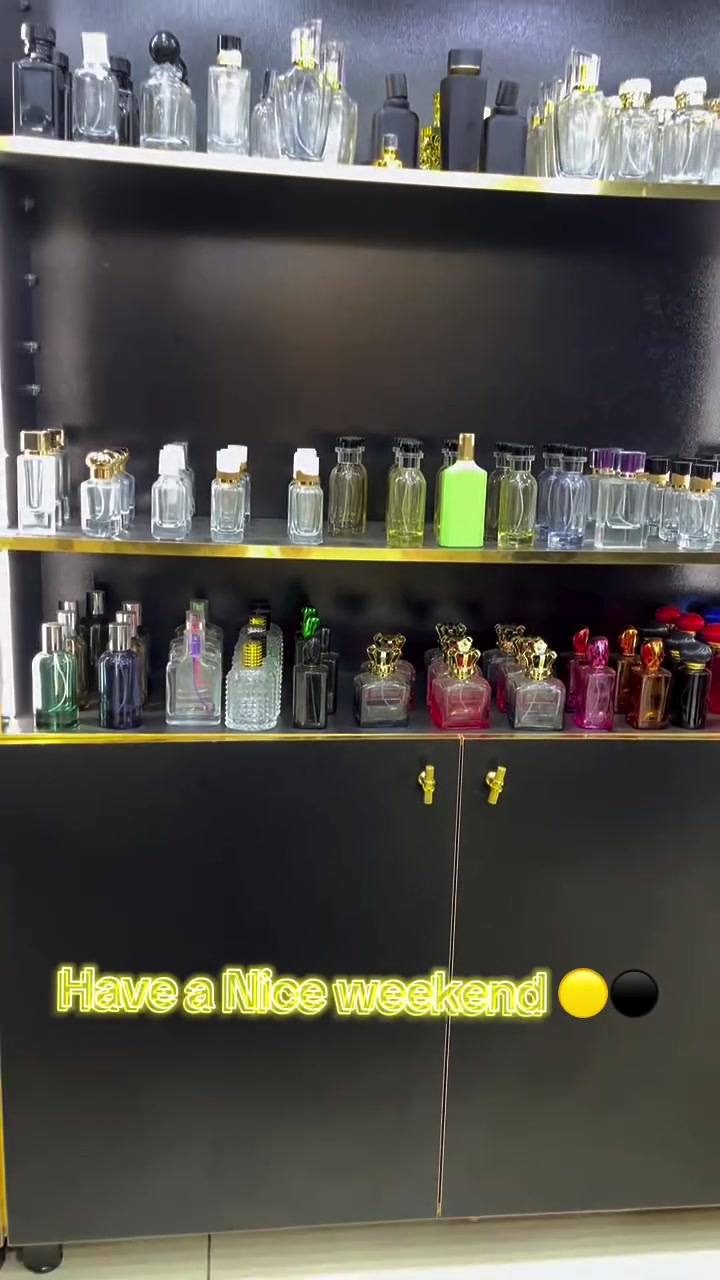 #perfumes #chlef❤️🫶 #explorar #dubai #artist


**إذا كنت صاحب هذا الإعلان وتريد حذفه لأي سبب، رجاءا أرسل رسالة إلى الدعم الفني**
